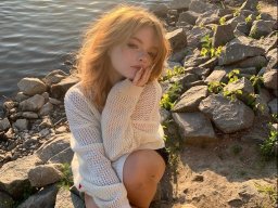 beautiful-students-260924-260924-013