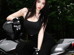 beautiful-students-260924-260924-013