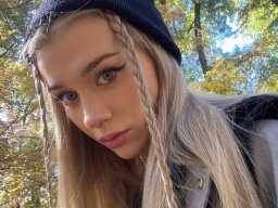 beautiful-students-260924-260924-014