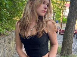 beautiful-students-260924-260924-014