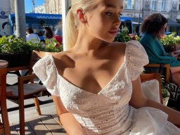beautiful-students-260924-260924-014