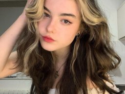beautiful-students-260924-260924-014