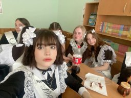 beautiful-students-260924-260924-014