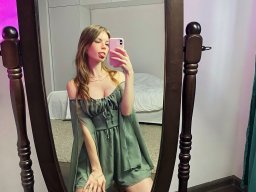 beautiful-students-260924-260924-015