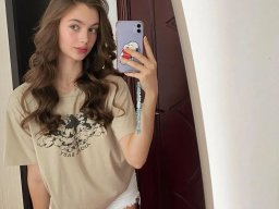 beautiful-students-260924-260924-016