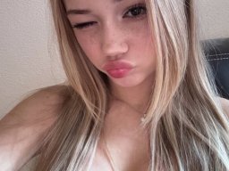 beautiful-students-260924-260924-017
