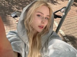 beautiful-students-260924-260924-018