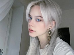 beautiful-students-260924-260924-018