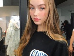 beautiful-students-260924-260924-020