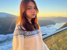 beautiful-students-260924-260924-020