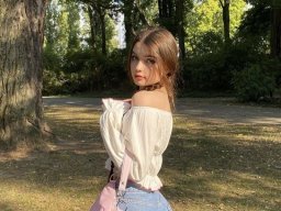 beautiful-students-260924-260924-021
