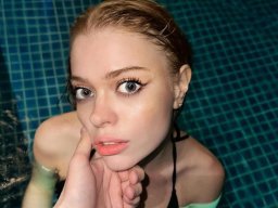 beautiful-students-260924-260924-021