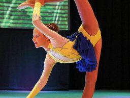beautiful-students-260924-260924-021