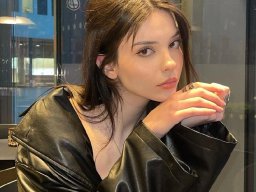 beautiful-students-260924-260924-021
