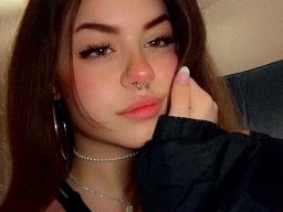 beautiful-students-260924-260924-023