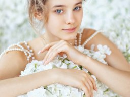 beautiful-students-260924-260924-023