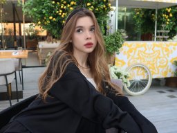 beautiful-students-260924-260924-025