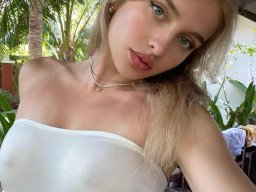 beautiful-students-260924-260924-026