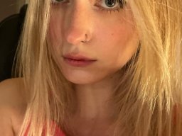 beautiful-students-260924-260924-026