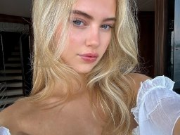 beautiful-students-260924-260924-027