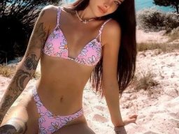 beautiful-students-260924-260924-027