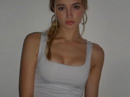 beautiful-students-260924-260924-029