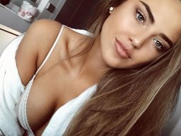 beautiful-students-260924-260924-030