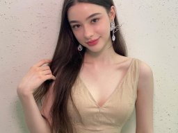 beautiful-students-260924-260924-032