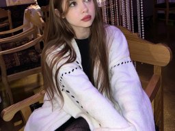 beautiful-students-260924-260924-033