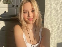 beautiful-students-260924-260924-033