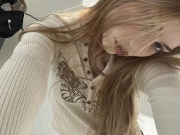 beautiful-students-260924-260924-034