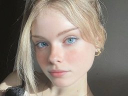 beautiful-students-260924-260924-034