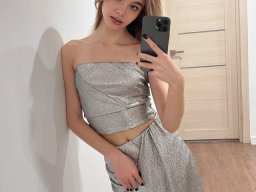 beautiful-students-260924-260924-034