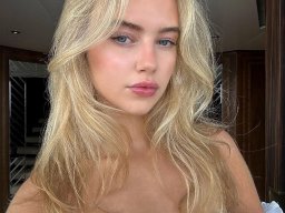 beautiful-students-260924-260924-035