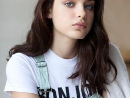 beautiful-students-260924-260924-035