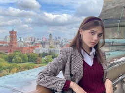 beautiful-students-260924-260924-036