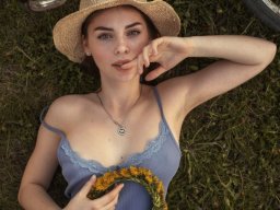beautiful-students-260924-260924-036