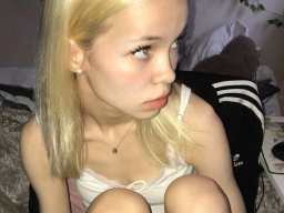 beautiful-students-260924-260924-036