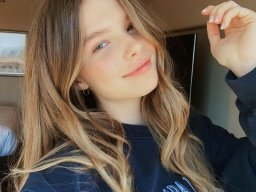 beautiful-students-260924-260924-036