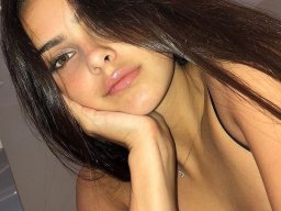 beautiful-students-260924-260924-037