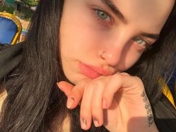 beautiful-students-260924-260924-037