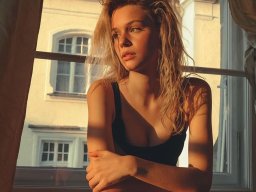 beautiful-students-260924-260924-042