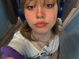 beautiful-students-260924-260924-043