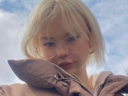 beautiful-students-260924-260924-044
