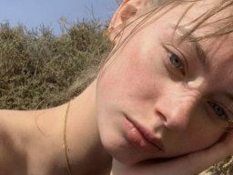 beautiful-students-260924-260924-044