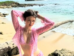 beautiful-students-260924-260924-047