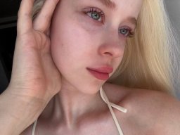 beautiful-students-260924-260924-048
