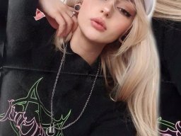 beautiful-students-260924-260924-048