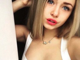 beautiful-students-260924-260924-049