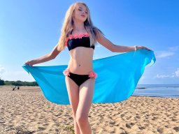 beautiful-students-260924-260924-049